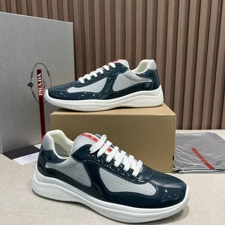 プラダ スニーカー