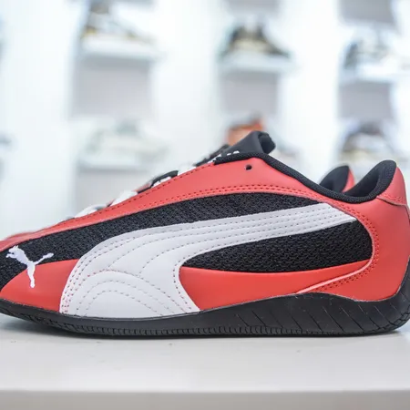 プーマ スニーカー