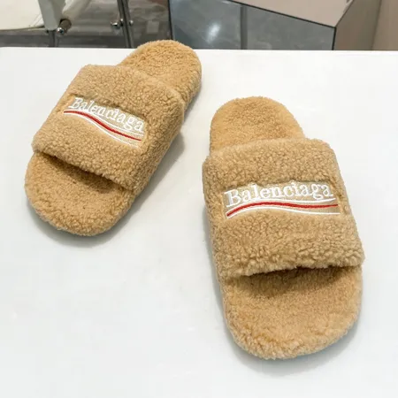 バレンシアガ スリッパ