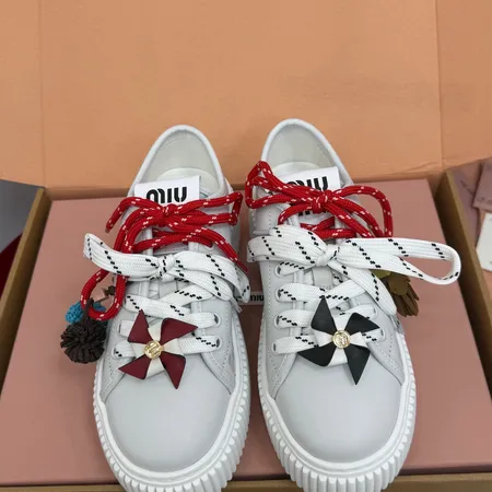 ミュウミュウ カジュアルシューズ