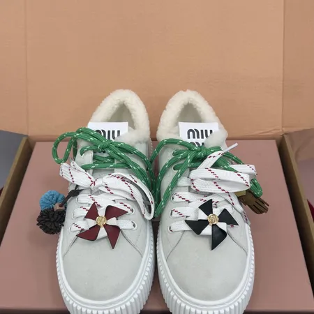 ミュウミュウ カジュアルシューズ