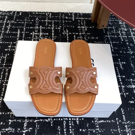 セリーヌ スリッパ