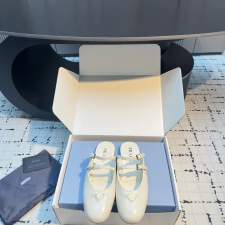 プラダ スリッパ