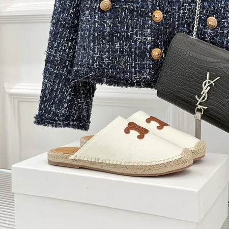 セリーヌ スリッパ