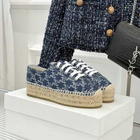 セリーヌ カジュアルシューズ