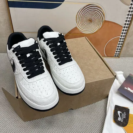 ルイヴィトン スニーカー