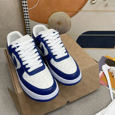 ルイヴィトン スニーカー