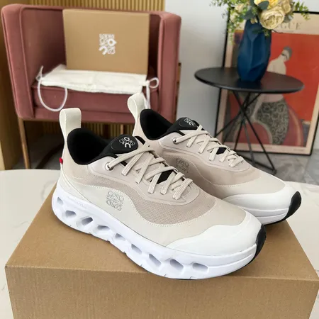 ロエベ スニーカー