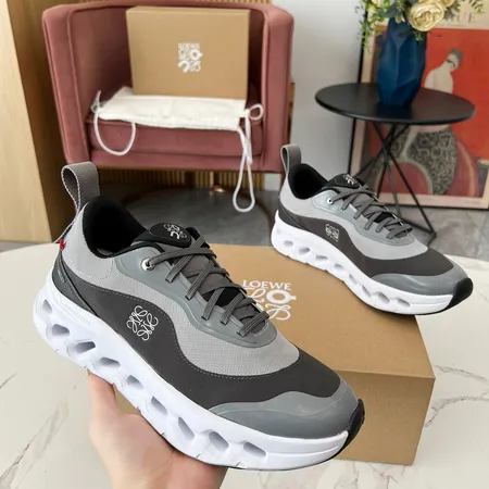 ロエベ スニーカー