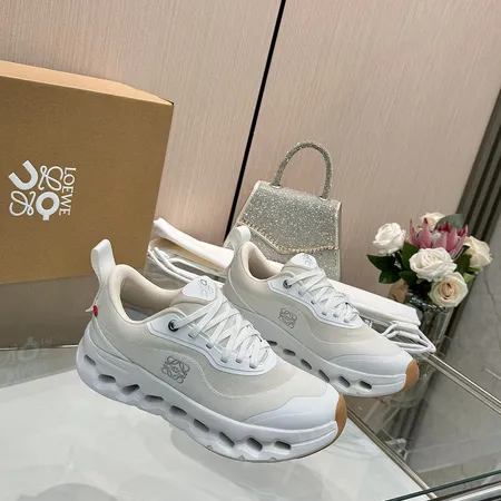 ロエベ スニーカー