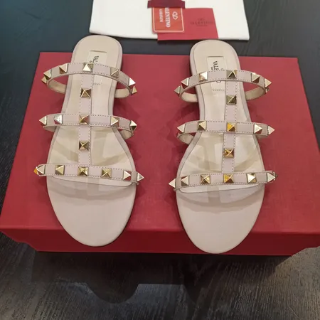 ヴァレンティノ スリッパ