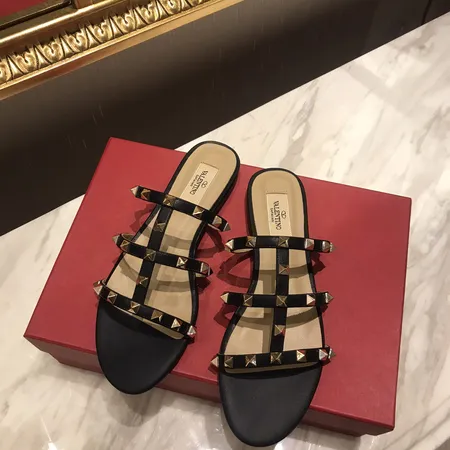 ヴァレンティノ スリッパ