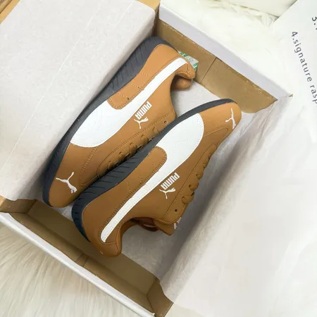 プーマ スニーカー