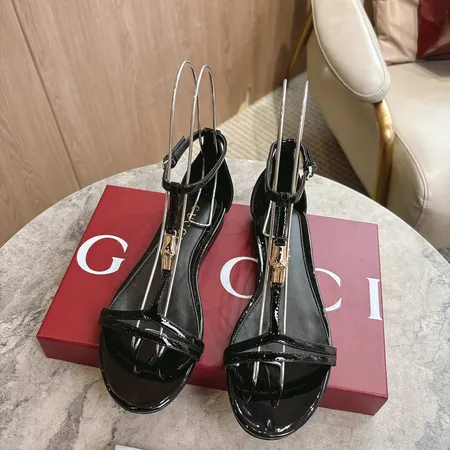 グッチ サンダル