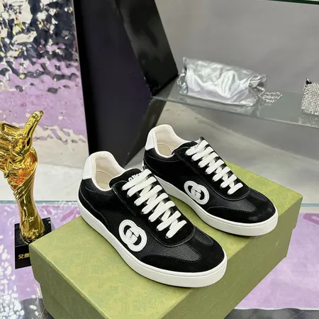 グッチ カジュアルシューズ