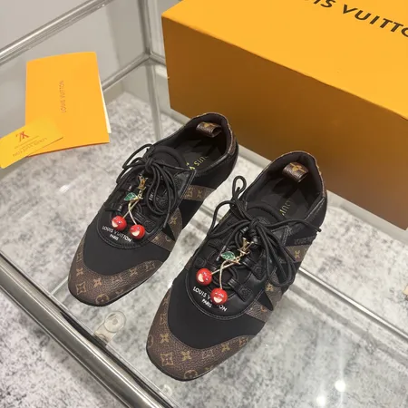 ルイヴィトン スニーカー