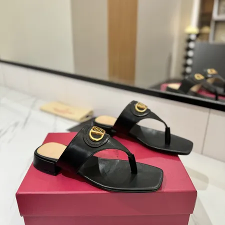 ヴァレンティノ スリッパ