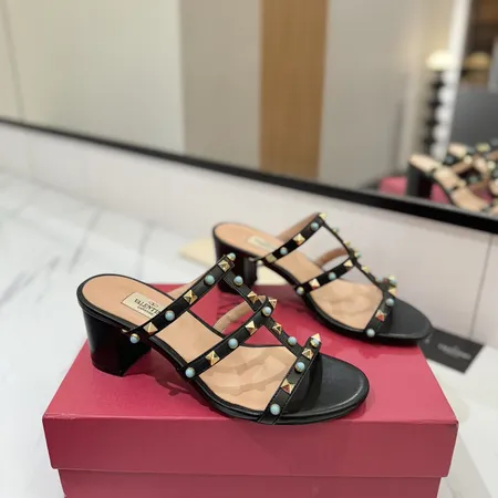 ヴァレンティノ スリッパ