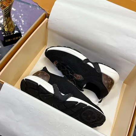 ルイヴィトン スニーカー