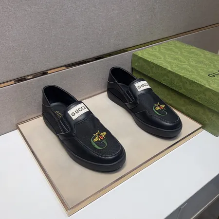 グッチ カジュアルシューズ