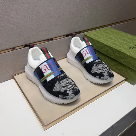 グッチ カジュアルシューズ