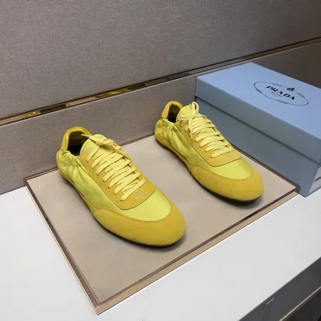 プラダ カジュアルシューズ