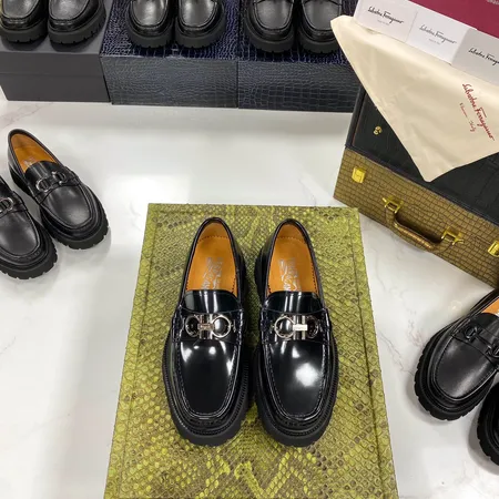 フェラガモ ビジネスシューズ