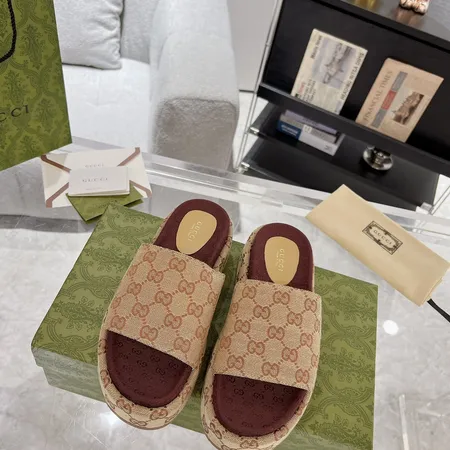 グッチ スリッパ