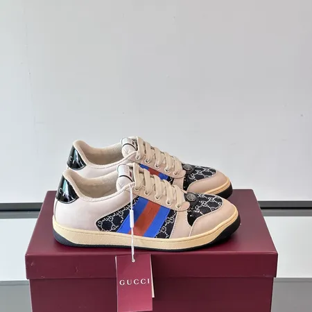 グッチ カジュアルシューズ