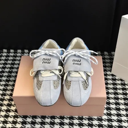 ミュウミュウ カジュアルシューズ