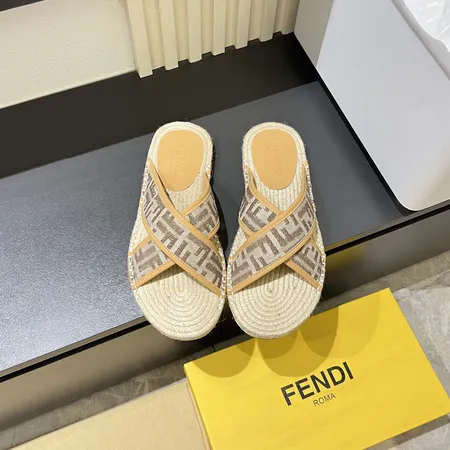フェンディ スリッパ