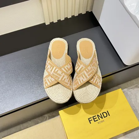フェンディ スリッパ