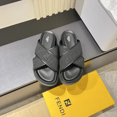 フェンディ スリッパ