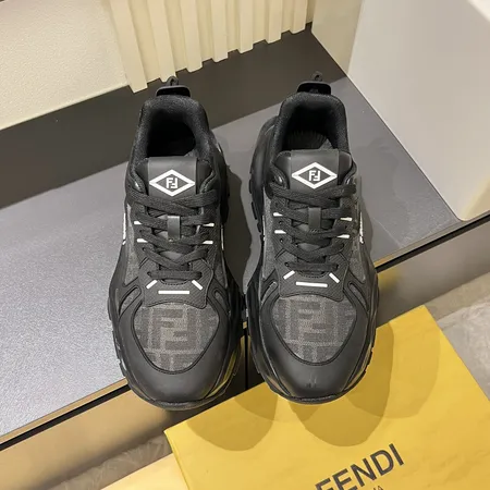 フェンディ スニーカー