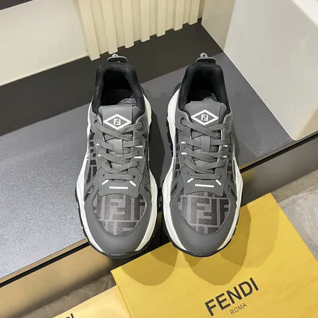 フェンディ スニーカー