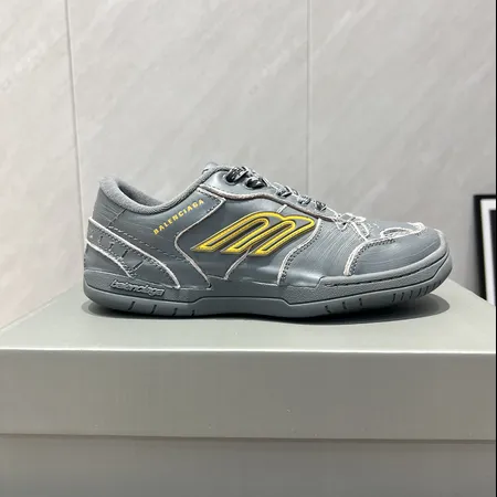 バレンシアガ カジュアルシューズ