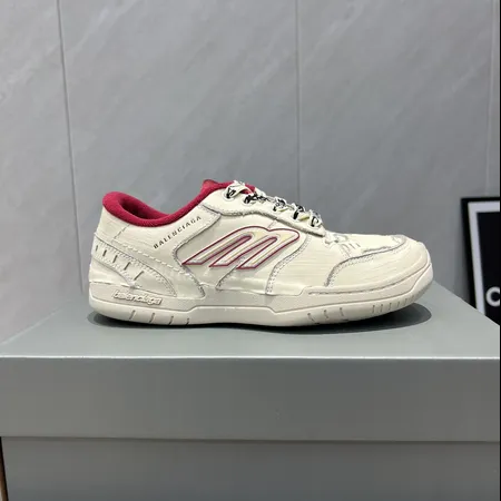 バレンシアガ カジュアルシューズ