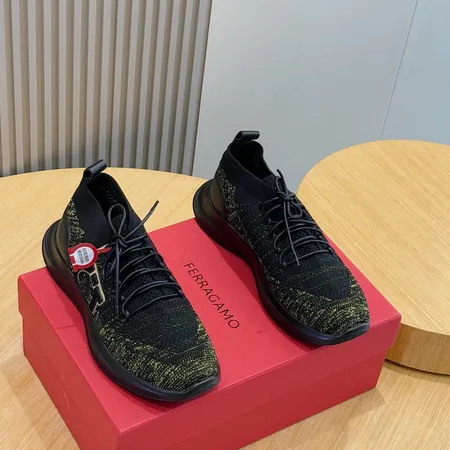 フェラガモ カジュアルシューズ