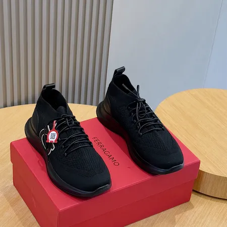 フェラガモ カジュアルシューズ