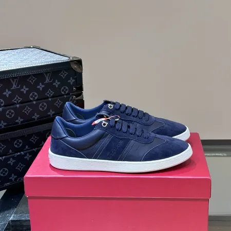 フェラガモ カジュアルシューズ