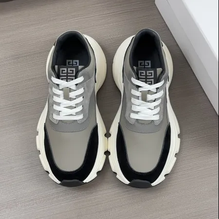 ジバンシィ スニーカー