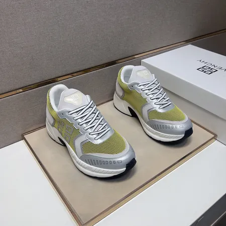 ジバンシィ カジュアルシューズ