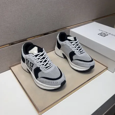 ジバンシィ カジュアルシューズ