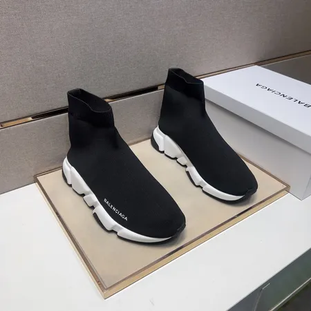 バレンシアガ カジュアルシューズ