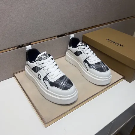 バーバリー ス カジュアルシューズ