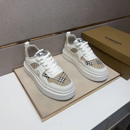 バーバリー ス カジュアルシューズ