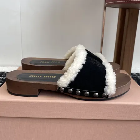 ミュウミュウ スリッパ