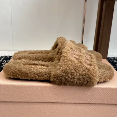 ミュウミュウ スリッパ