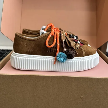 ミュウミュウ カジュアルシューズ