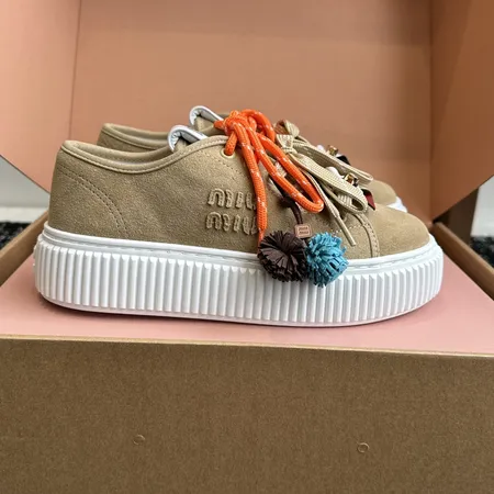 ミュウミュウ カジュアルシューズ